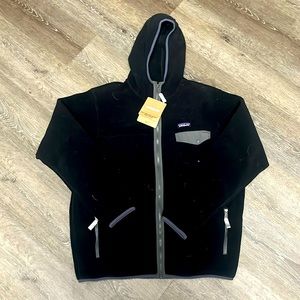 Brand New Patagonia Fleece Hoodie (Size L)